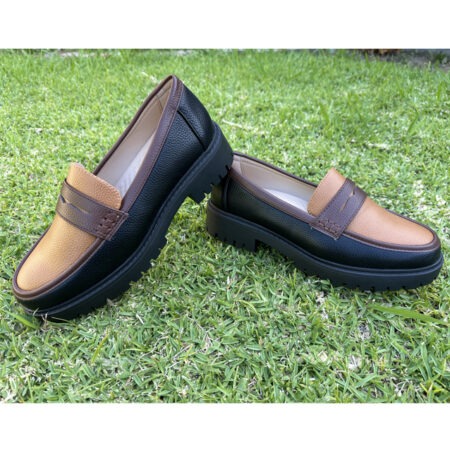 Men’s Black/Tan Round Toe Slip-On Loafer